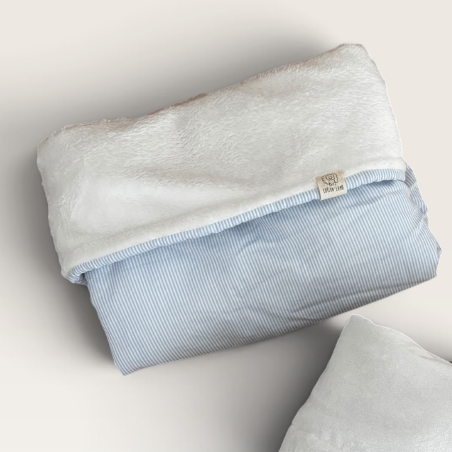 Cozy Cover Primavera rayas celestes y blanco